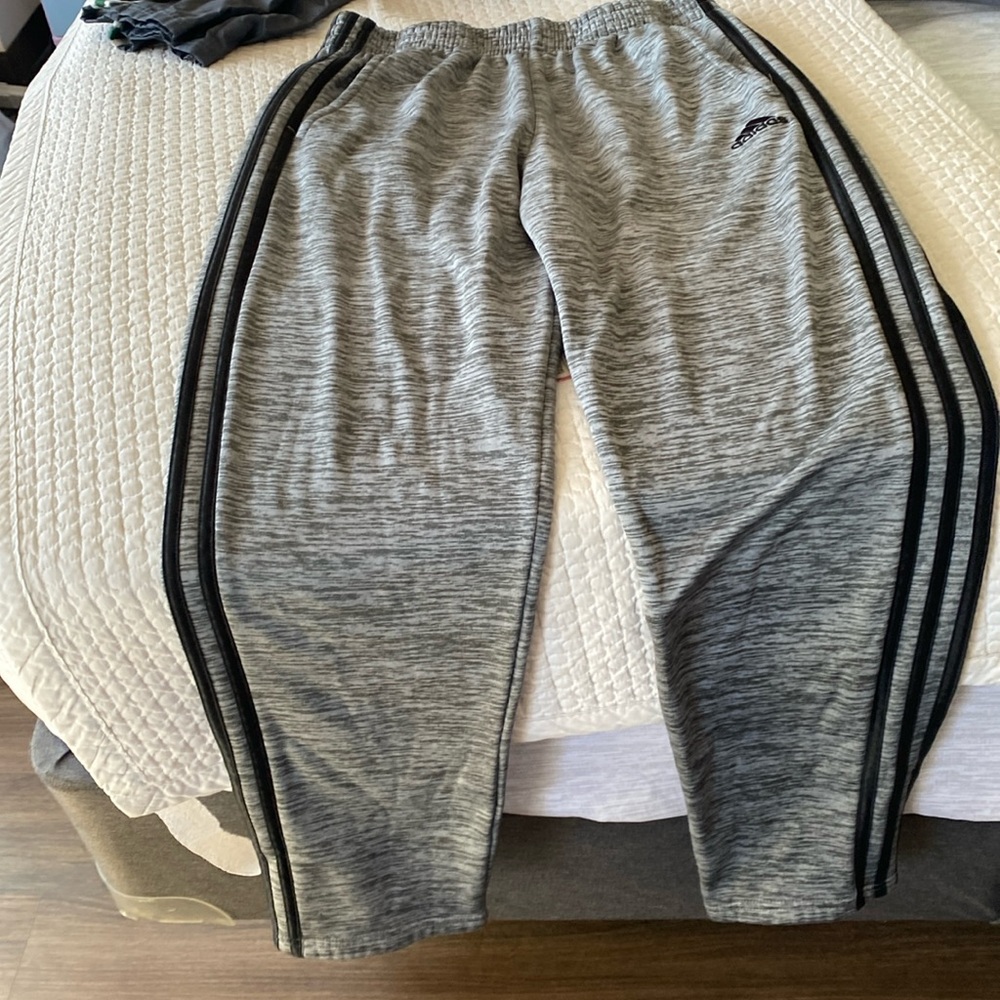 Adidas workout pants size large great condition